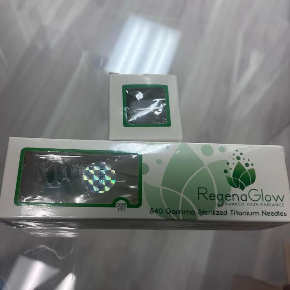 RegenaGlow Derma Roller